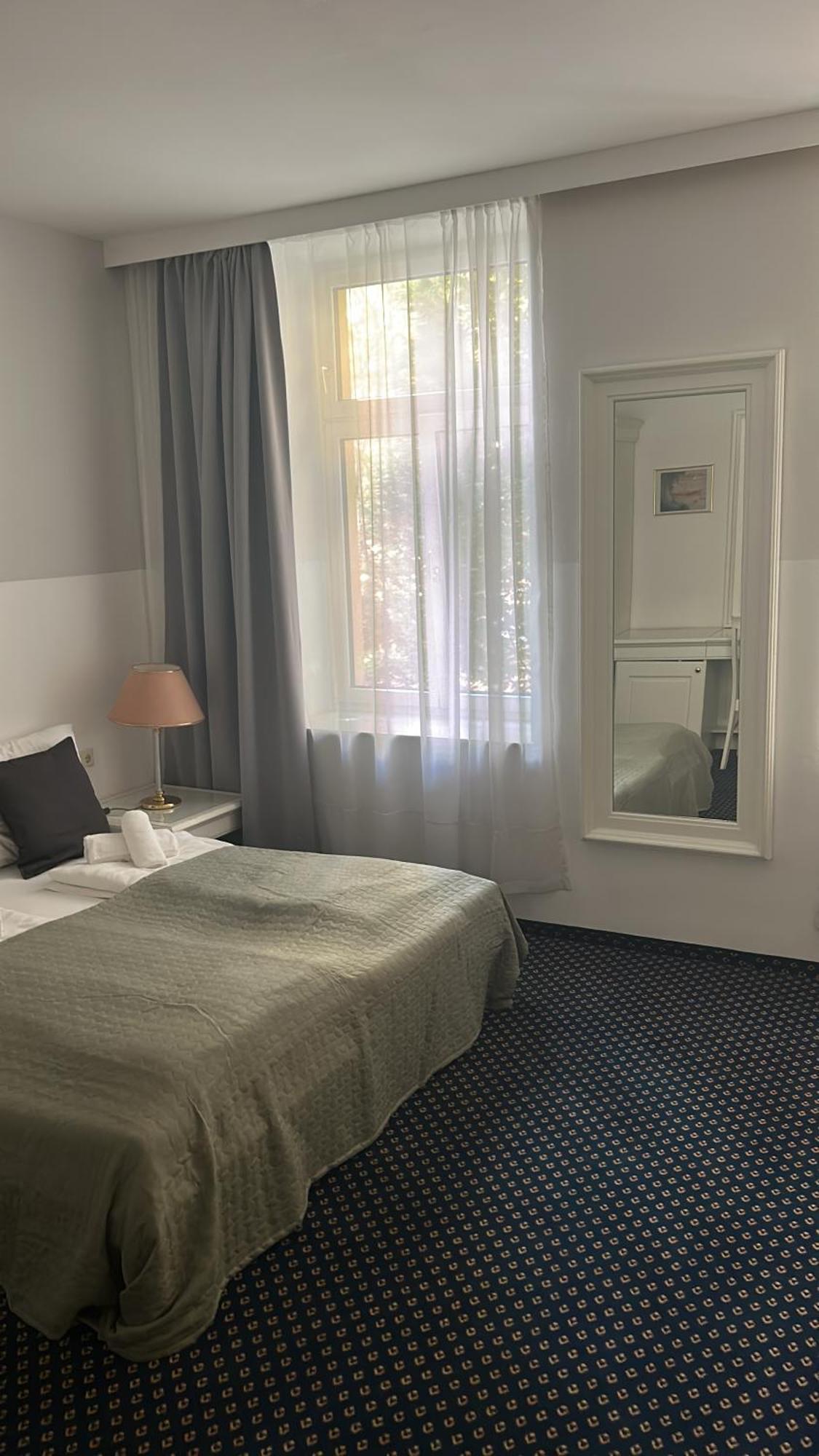 Self-Check-In Hotel Adlon Viena Exterior foto